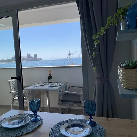Sunny Day Deluxe Apartment *